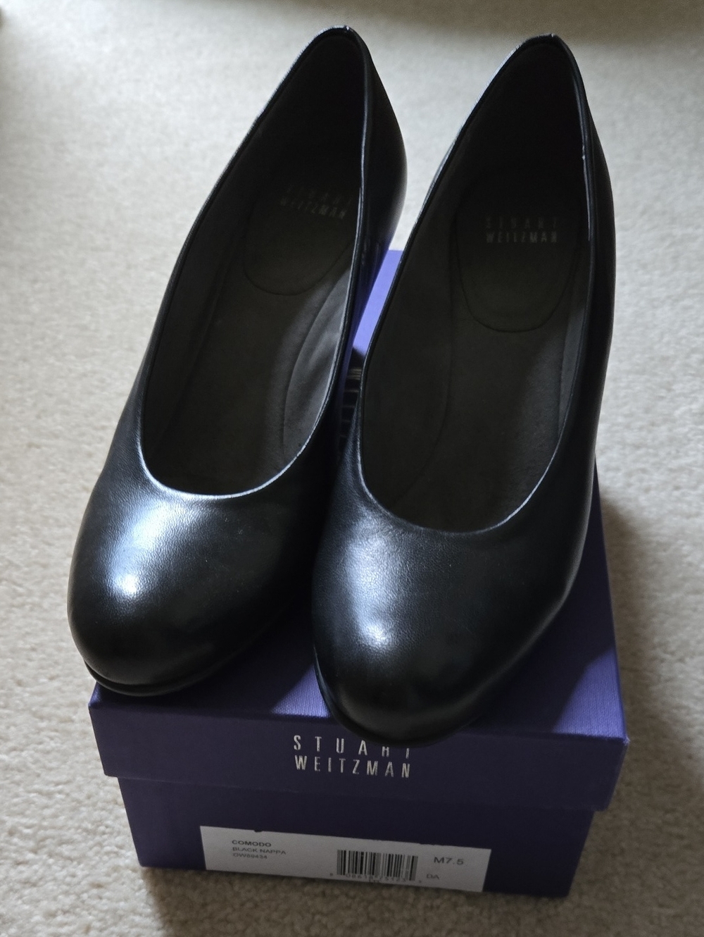 Stuart Weitzman Black Leather Round-Toe Pumps